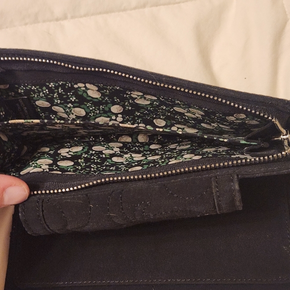 Vera Bradley Black Quilted Wallet - Picture 4 of 6